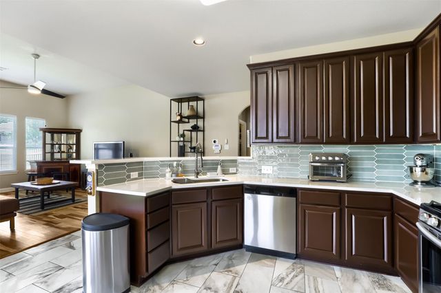 201 Skinner, Kyle, TX 78640