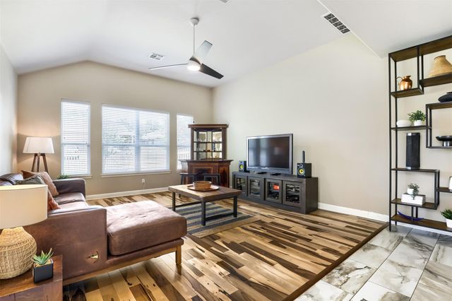 201 Skinner, Kyle, TX 78640