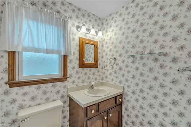 1225 Hawthorne DR, Chesapeake, VA 23325