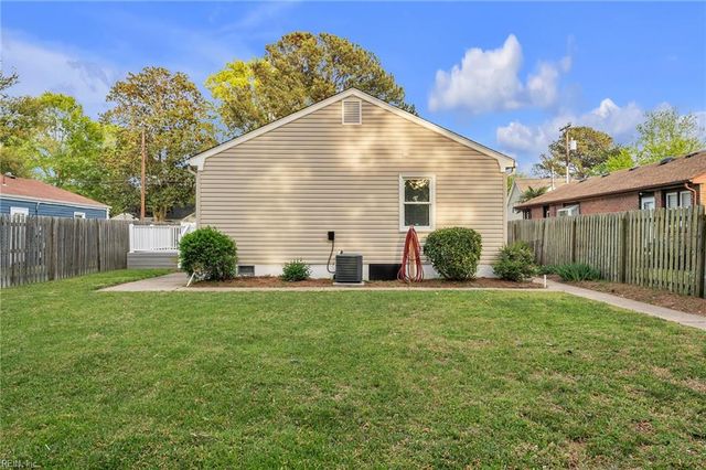 1225 Hawthorne DR, Chesapeake, VA 23325