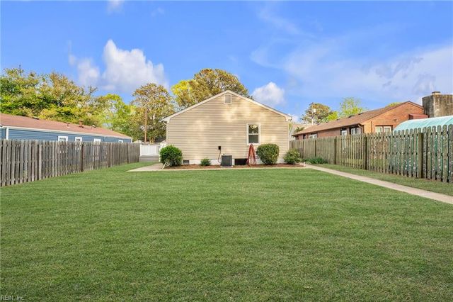 1225 Hawthorne DR, Chesapeake, VA 23325