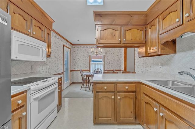 1225 Hawthorne DR, Chesapeake, VA 23325