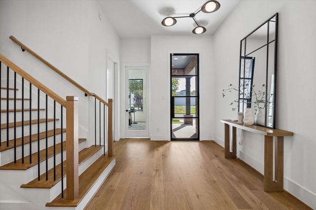 335 Harvard Street, Houston, TX 77007