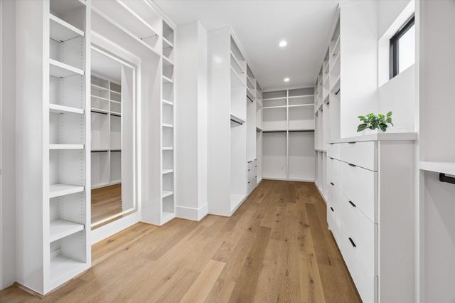 335 Harvard Street, Houston, TX 77007