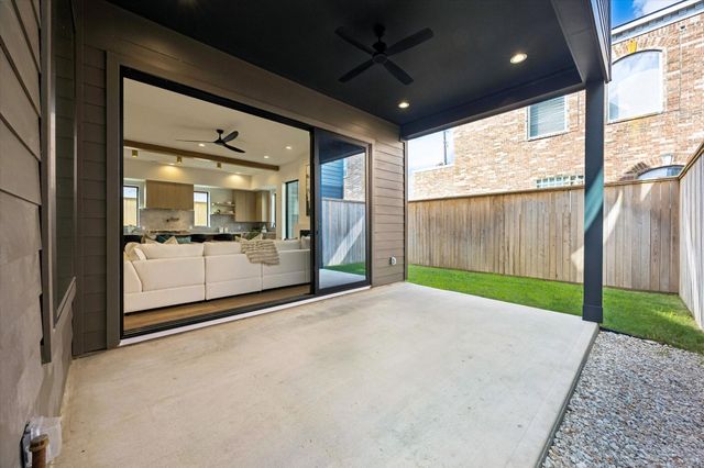 335 Harvard Street, Houston, TX 77007