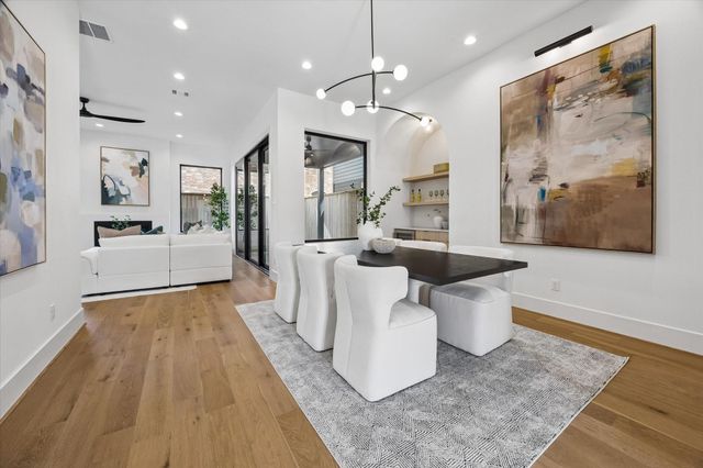 335 Harvard Street, Houston, TX 77007