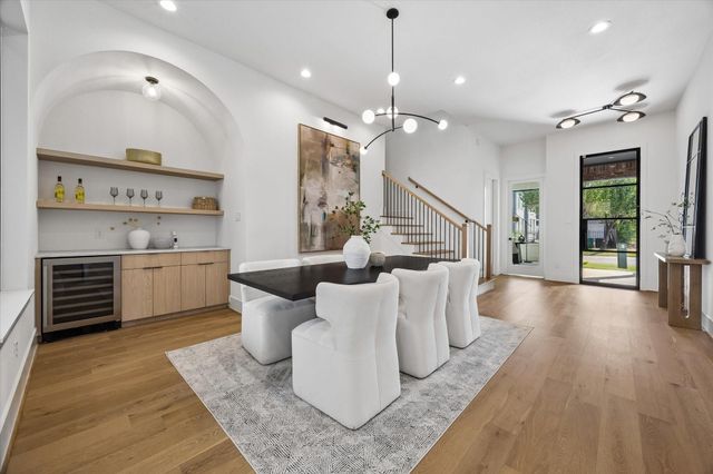 335 Harvard Street, Houston, TX 77007