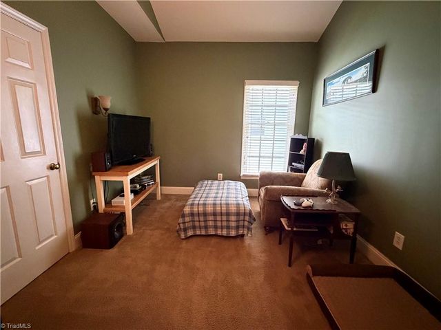 2194 Benwicke Drive, Pfafftown, NC 27040