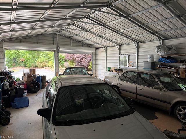 2194 Benwicke Drive, Pfafftown, NC 27040