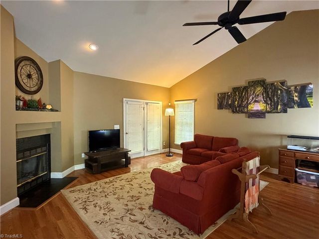 2194 Benwicke Drive, Pfafftown, NC 27040