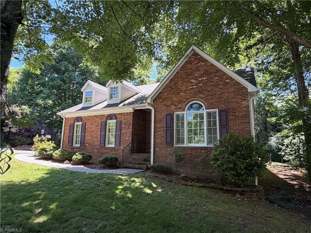 2194 Benwicke Drive, Pfafftown, NC 27040