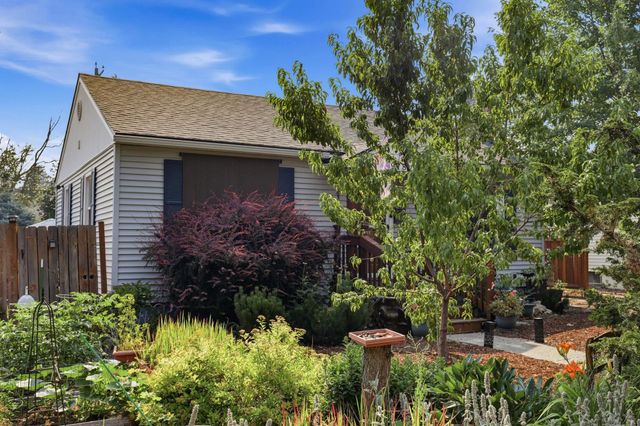 4918 N Lincoln St, Spokane, WA 99205