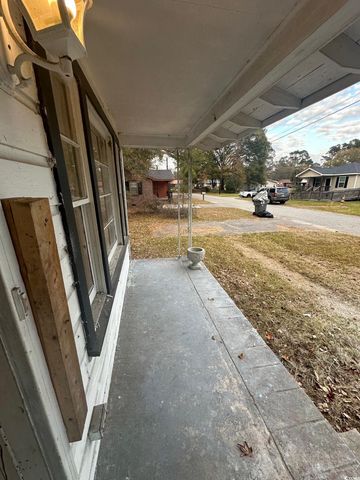 303 Leroy Bethea Rd, Mullins, SC 29574