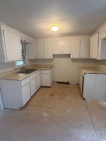 303 Leroy Bethea Rd, Mullins, SC 29574