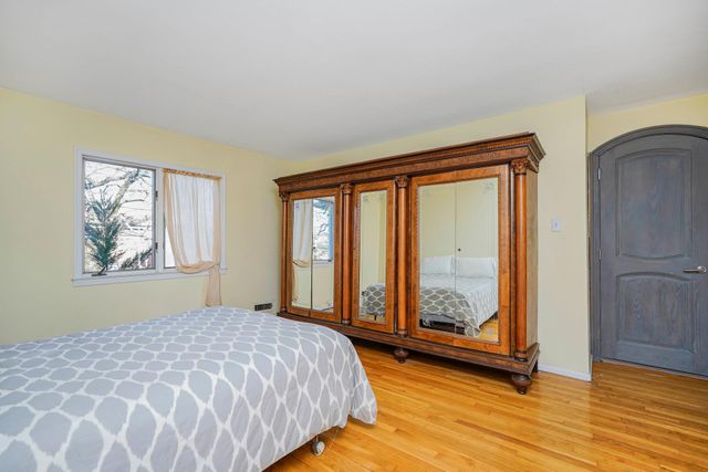 333 MAYFAIR Drive N, New York City, NY 11234