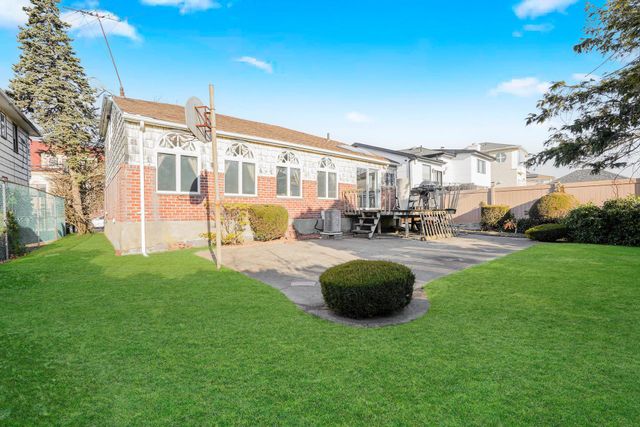 333 MAYFAIR Drive N, New York City, NY 11234