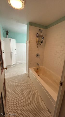 10187 Sperry Road, Kirtland, OH 44094