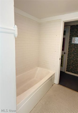 10187 Sperry Road, Kirtland, OH 44094