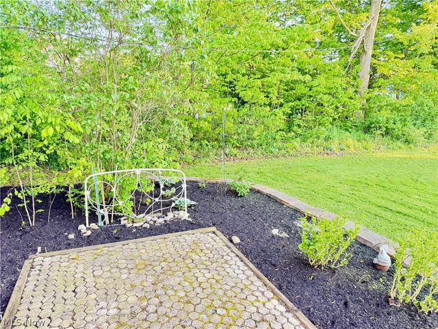 10187 Sperry Road, Kirtland, OH 44094