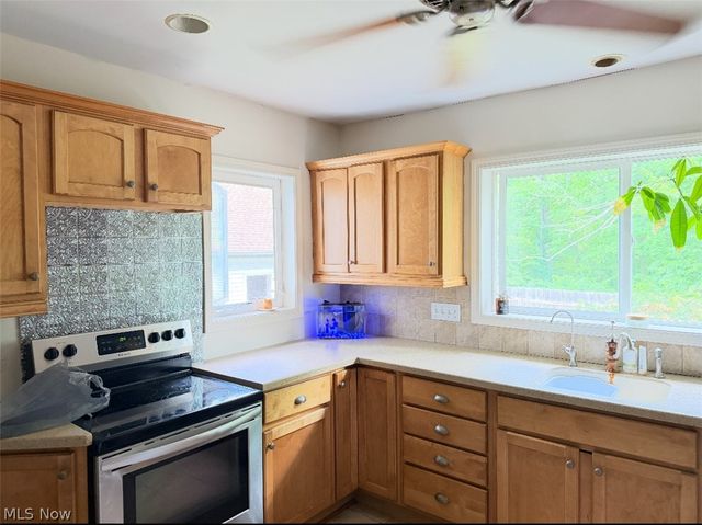 10187 Sperry Road, Kirtland, OH 44094