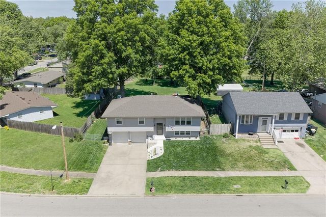 412 Fairlane Street, Lansing, KS 66043