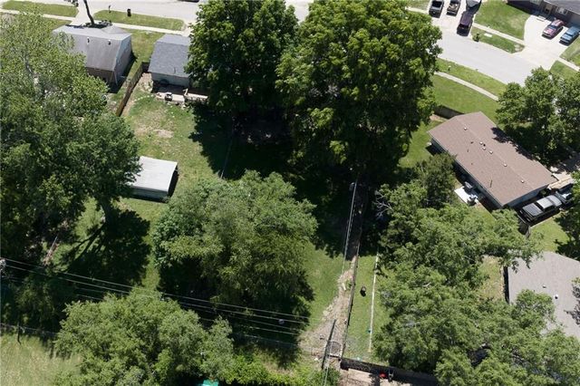 412 Fairlane Street, Lansing, KS 66043