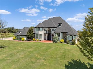 2302 Clubhouse Drive, Blanchard, OK 73010