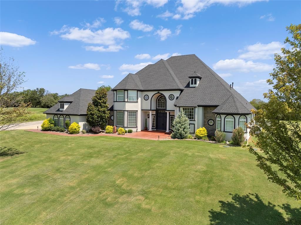 2302 Clubhouse Drive, Blanchard, OK 73010