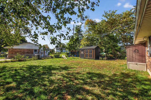 199 Dunroven Road, Versailles, KY 40383