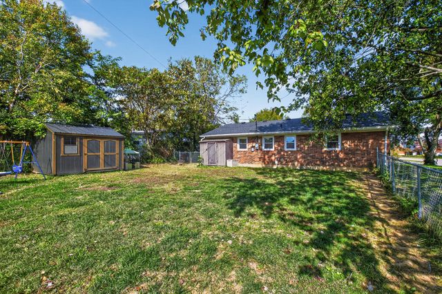 199 Dunroven Road, Versailles, KY 40383