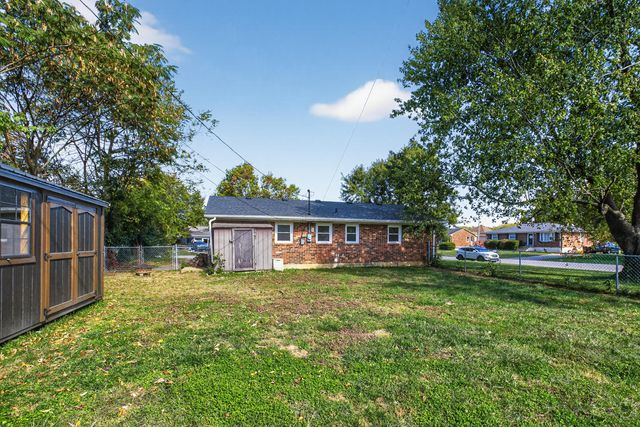 199 Dunroven Road, Versailles, KY 40383