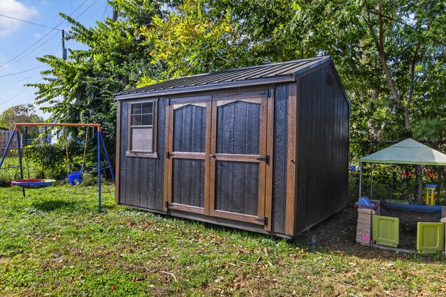 199 Dunroven Road, Versailles, KY 40383