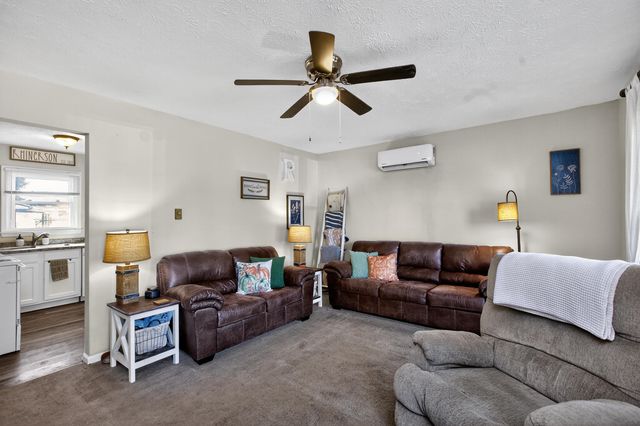 199 Dunroven Road, Versailles, KY 40383