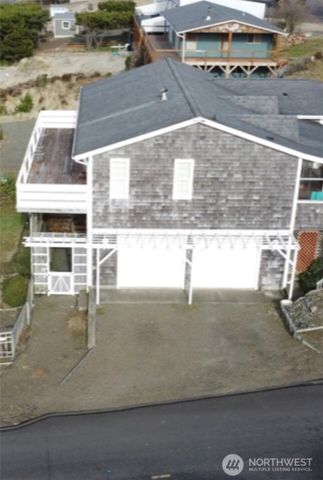 34801 J Place, Ocean Park, WA 98640