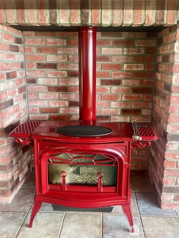 34801 J Place, Ocean Park, WA 98640