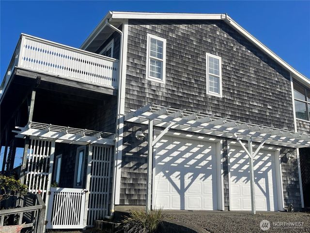 34801 J Place, Ocean Park, WA 98640