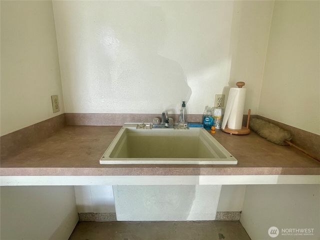 34801 J Place, Ocean Park, WA 98640