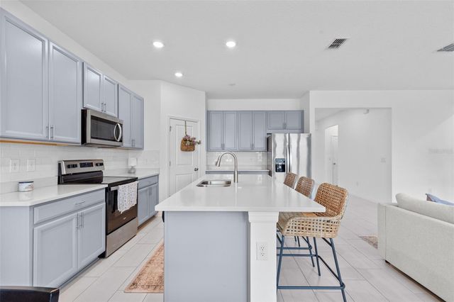 11832 CLARE HILL AVENUE, Riverview, FL 33579