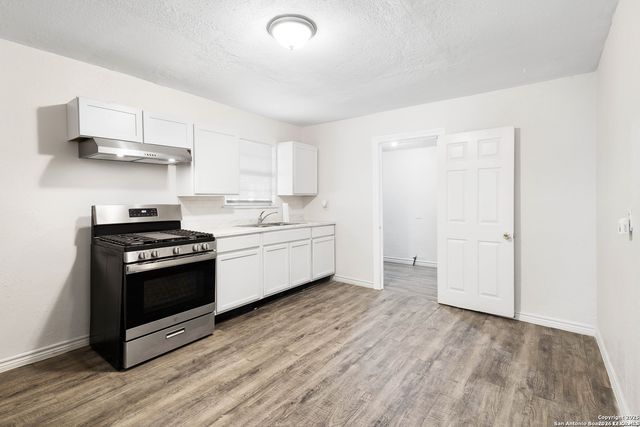 433 AZUCENA ST, San Antonio, TX 78237