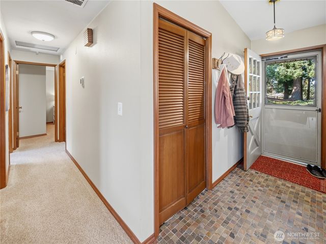 18703 SE 384th Street, Auburn, WA 98092