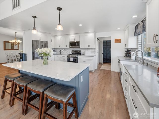 18703 SE 384th Street, Auburn, WA 98092