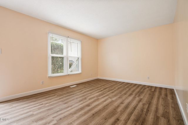 121 Westview Drive Apt 27, Carrboro, NC 27510