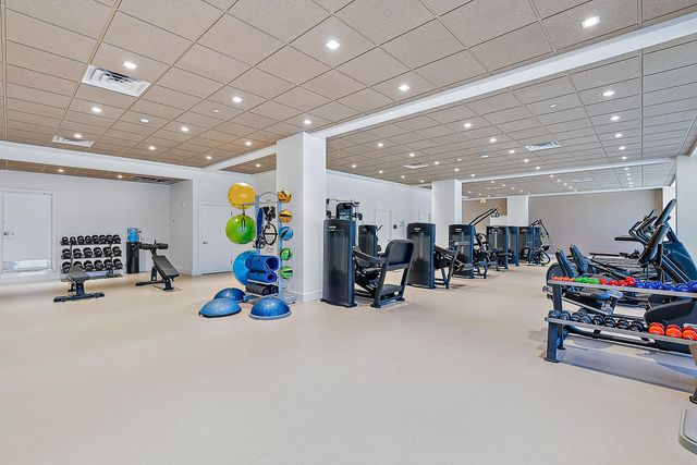 100 Lakeshore Drive 354, North Palm Beach, FL 33408