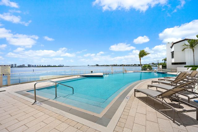 100 Lakeshore Drive 354, North Palm Beach, FL 33408