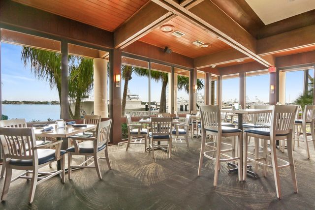 100 Lakeshore Drive 354, North Palm Beach, FL 33408