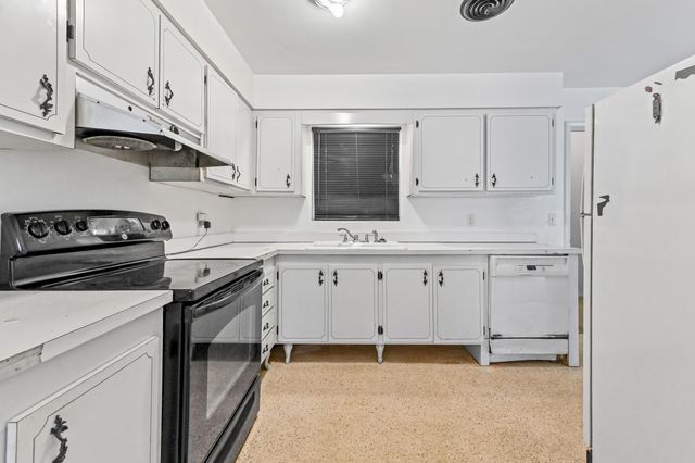 877 Sarazen Drive, Lake Belvedere Estates, West Palm Beach, FL 33413