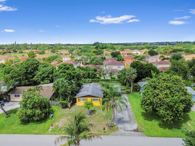 877 Sarazen Drive, Lake Belvedere Estates, West Palm Beach, FL 33413