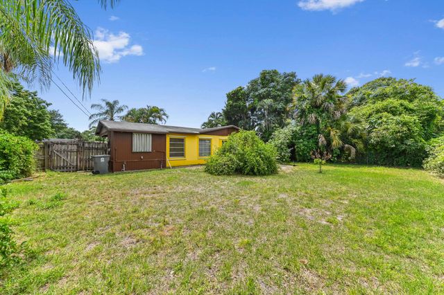 877 Sarazen Drive, Lake Belvedere Estates, West Palm Beach, FL 33413