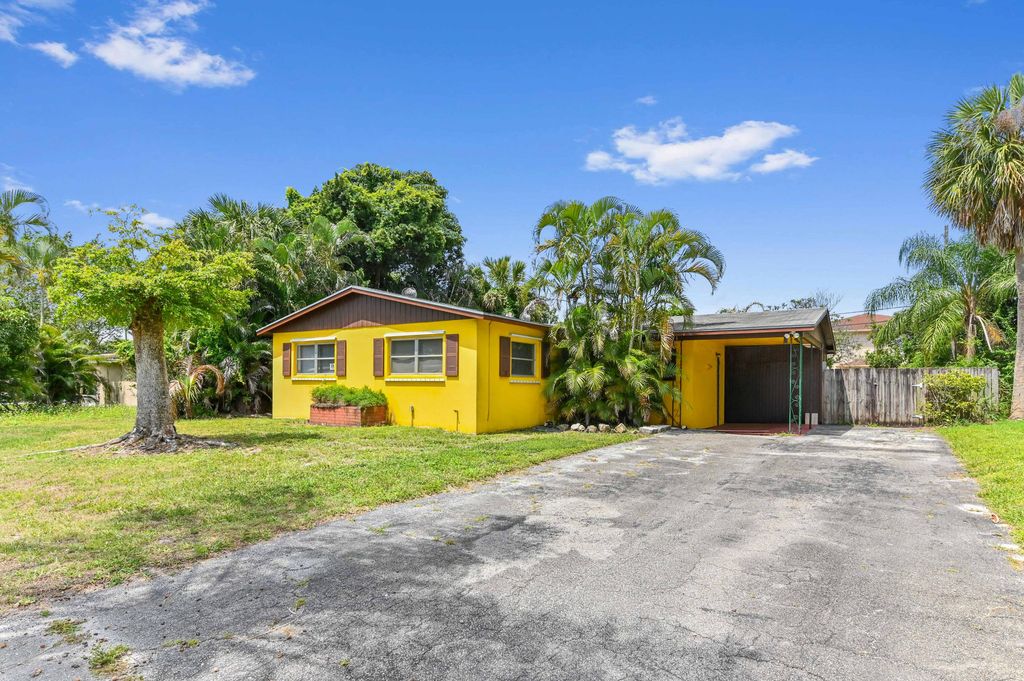 877 Sarazen Drive, Lake Belvedere Estates, West Palm Beach, FL 33413