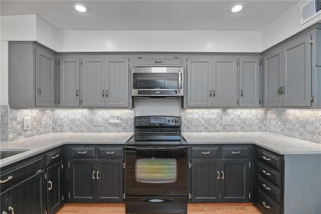 1040 S Wyckford Street, Olathe, KS 66061